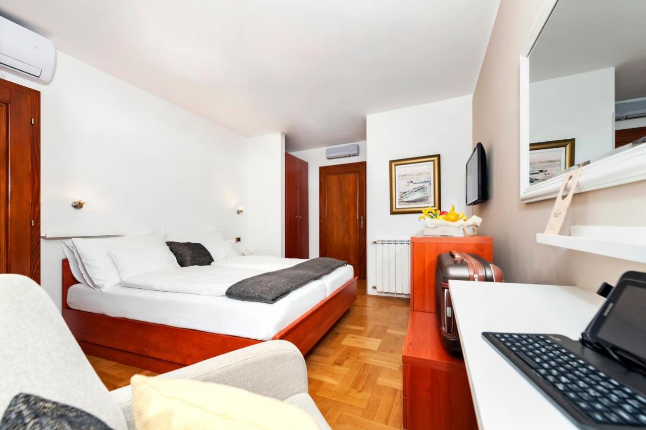 רוביני Villa Milli B&B מראה חיצוני תמונה